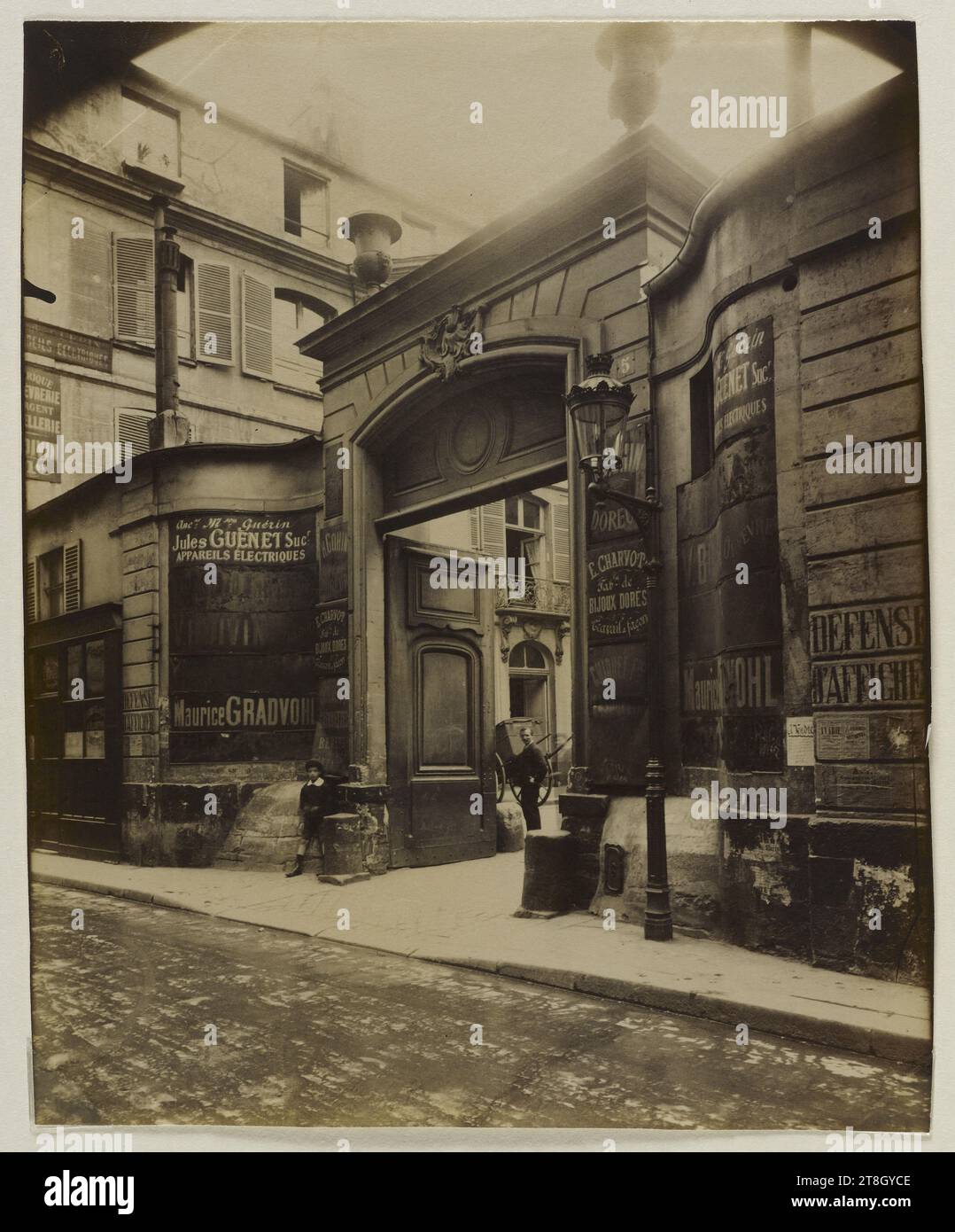 Porte, Hôtel de Montmorency, 5 rue de Montmorency, 3e arrondissement, Paris, Atget, Eugène (Jean Eugène Auguste Atget), photographe, Photographie, Arts graphiques, Albumen print, dimensions - travail : hauteur : 21,7 cm, largeur : 17,4 cm Banque D'Images
