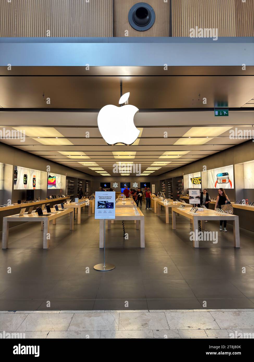 Apple Store à Puerto Venecia, centre commercial reconnu basé dans la ville de Saragosse, en Espagne. Banque D'Images