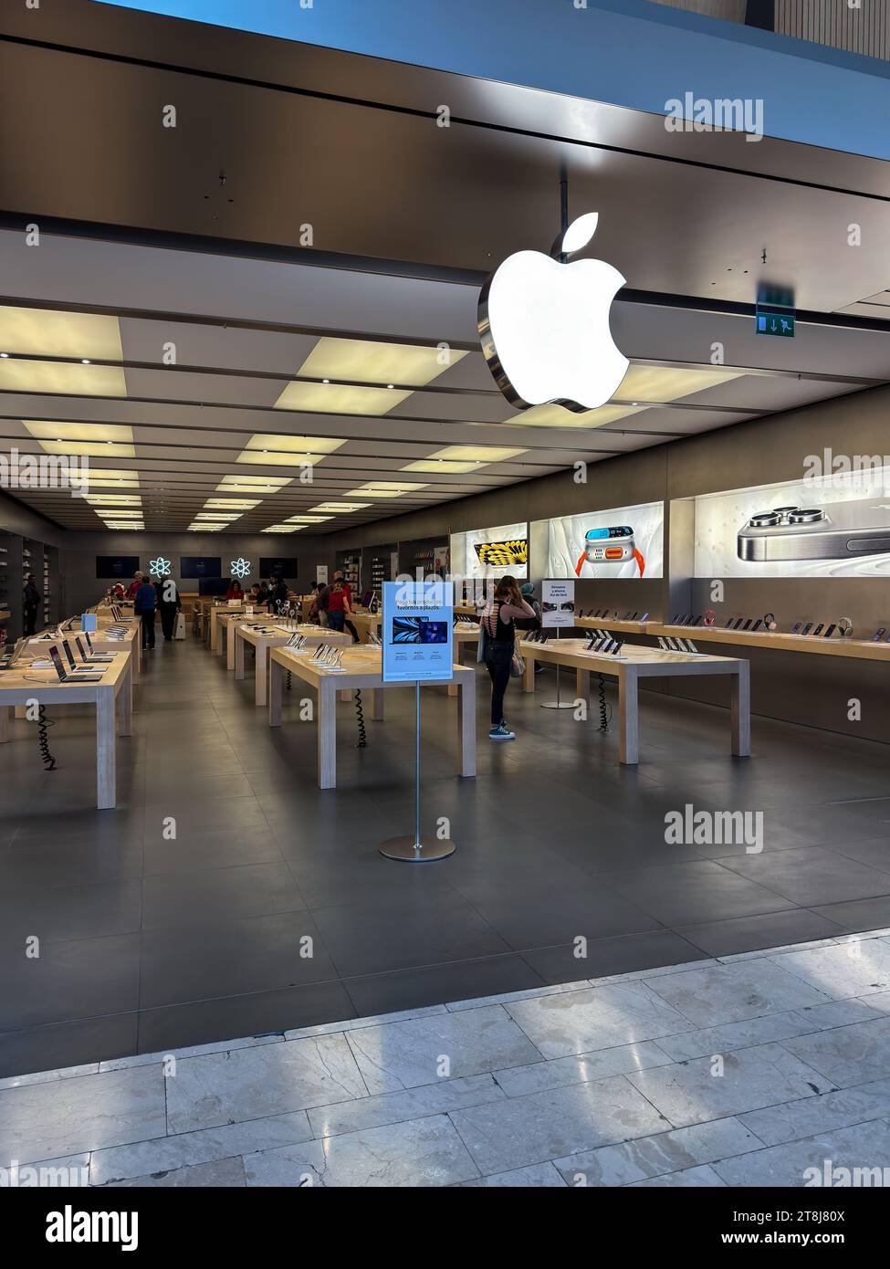 Apple Store à Puerto Venecia, centre commercial reconnu basé dans la ville de Saragosse, en Espagne. Banque D'Images