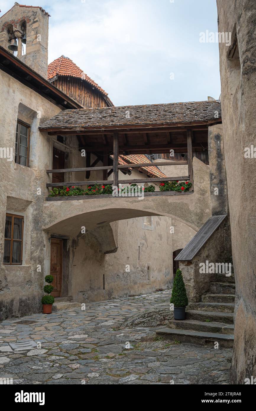 Le château médiéval de Castelbello Ciardes (allemand : Schloss Kastelbell), Tyrol du Sud, Trentin-Haut-Adige Südtirol, Italie Banque D'Images