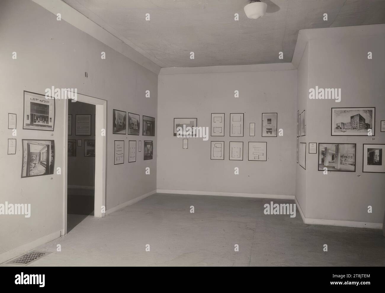 Vue de l'exposition de Vienne sur le 60e anniversaire de Loos, 1930, photographie, papier argenté gélatine, papier photo : 17 × 23,5 cm, 6 11/16 × 9 1/4 po., verso : 'Martin Gerlach photographe Vienne, VII, Autriche Banque D'Images