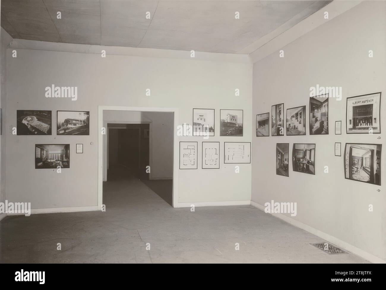 Vue de l'exposition de Vienne sur le 60e anniversaire de Loos, 1930, photographie, argent gélatine, papier photo : 17 × 23,5 cm, 6 11/16 × 9 1/4 po., verso : 'Martin Gerlach photographe Vienne, VII, Autriche Banque D'Images