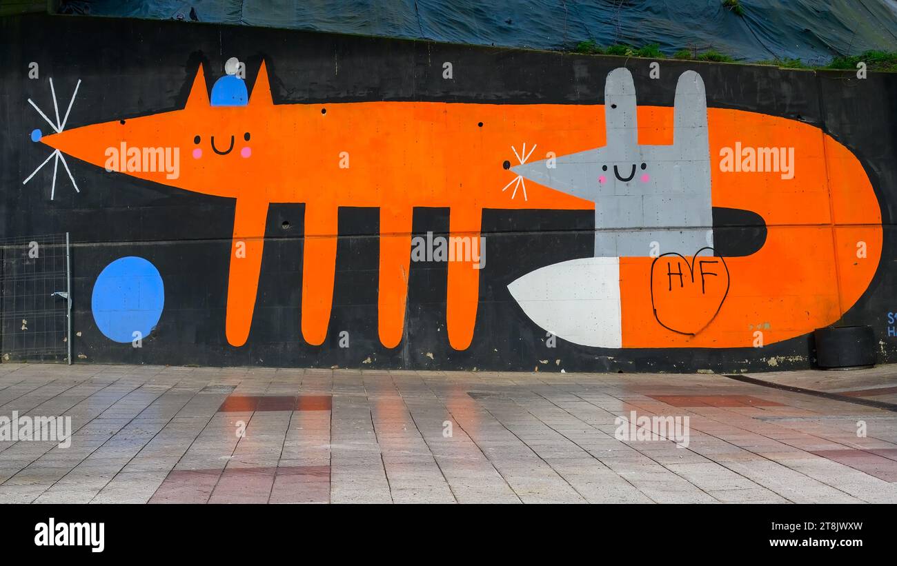 Oviedo, Espagne, 2023 : peinture urbaine d'un animal renard Banque D'Images