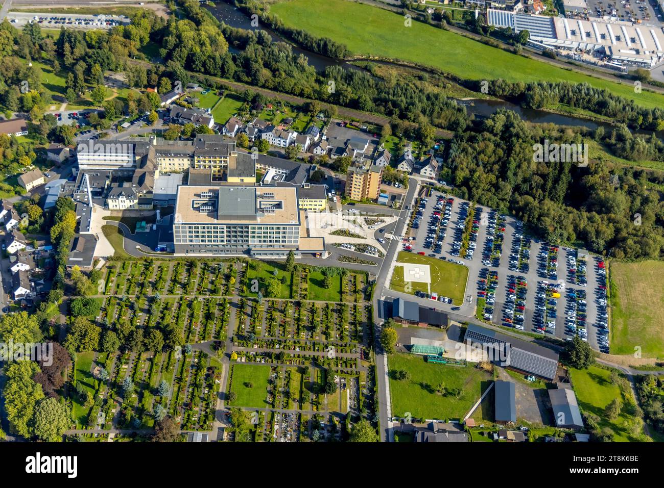 Klinikum hochsauerland karolinen hospital husten avec parkings Banque de photographies et d Klinikum hochsauerland karolinen hospital husten avec parkings Banque de photographies et d