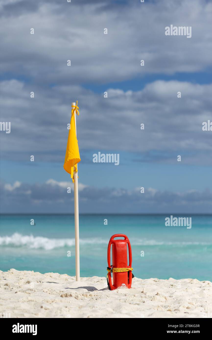 Mexique, Cancun, plage, sauveteur, 2023 Banque D'Images