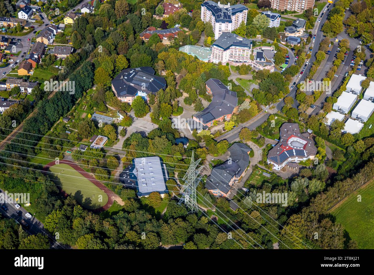 Vue aérienne, école Rudolf Steiner Dortmund, maison de retraite Am Mergelteich, école Georg, abris pour sans-abri sur Mergelteichstrasse, Rombergpark-Lückle Banque D'Images
