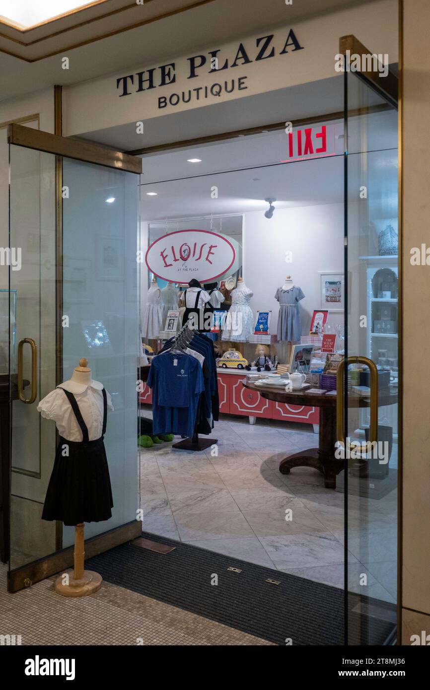Eloise à la boutique Plaza met en valeur la jeune fille littéraire emblématique, New York City, 2023, États-Unis Banque D'Images