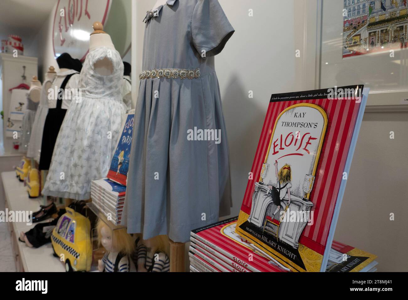 Eloise à la boutique Plaza met en valeur la jeune fille littéraire emblématique, New York City, 2023, États-Unis Banque D'Images