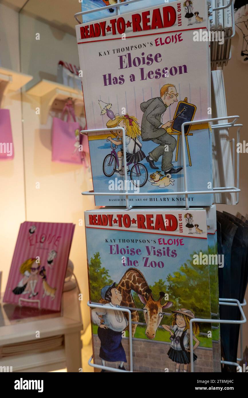 Eloise à la boutique Plaza met en valeur la jeune fille littéraire emblématique, New York City, 2023, États-Unis Banque D'Images