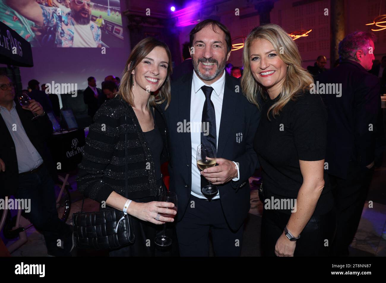 Paris, France. 20 novembre 2023. Isabelle Ithurburu, Philippe Sella et Astrid Bard à la nuit du Rugby après la fête à Paris, France, le 20 novembre 2023. Photo de Jerome Dominé/ABACAPRESS.COM crédit : Abaca Press/Alamy Live News Banque D'Images