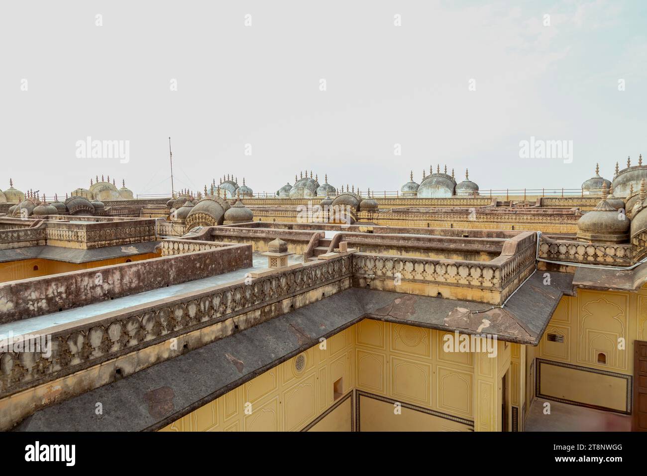 Le fort de Jaigarh, situé sur l'un des sommets de la chaîne de collines Aravalli à Rajashtan, en Inde Banque D'Images