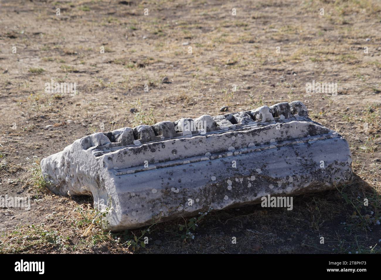 Bergama, située dans la province d'Izmir, dans l'ouest de la Turquie, est célèbre pour son coton, son or et ses tapis exquis. Autrefois le noyau culturel de Pergame à l'époque grecque et romaine antique, cette ville riche en ruines antiques reste un attrait majeur pour les touristes. Notamment, son célèbre temple a trouvé une nouvelle maison dans le musée de Pergame à Berlin, en Allemagne. Bergama possède des ruines remarquables comme le Sanctuaire Asclépios, un temple de dieu guérisseur, un théâtre grec et le complexe de la Basilique Rouge ('Kizil Avlu' en turc) Banque D'Images