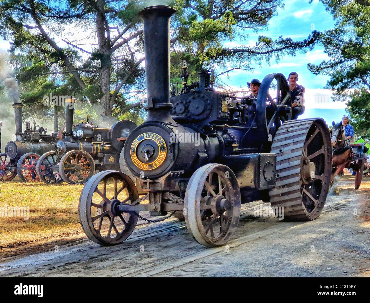 Le moteur de traction Burrell, Charles Burrell & Sons était constructeur de moteurs de traction à vapeur, de machines agricoles, de camions à vapeur et de moteurs de tramway à vapeur. La société était basée à Thetford, Norfolk et opérait à partir des usines de St Nicholas sur Minstergate et St Nicholas Street, dont certaines survivent aujourd'hui Banque D'Images