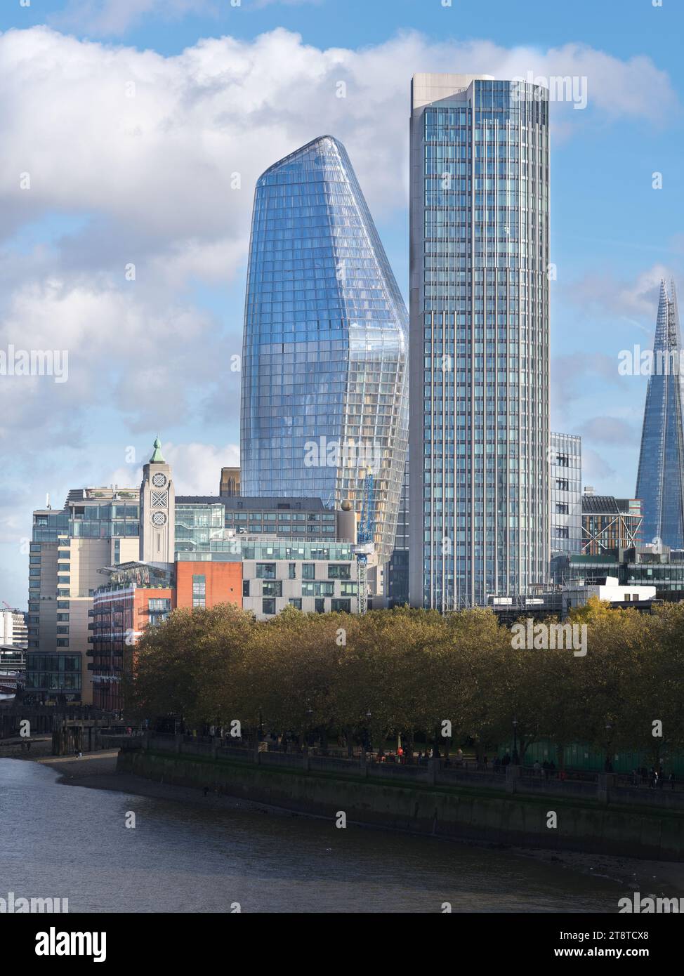 Southbank Tower et One Blackfiriars Tower, gratte-ciel résidentiel sur la rive sud de la Tamise à Southwark, Londres, Angleterre. Banque D'Images