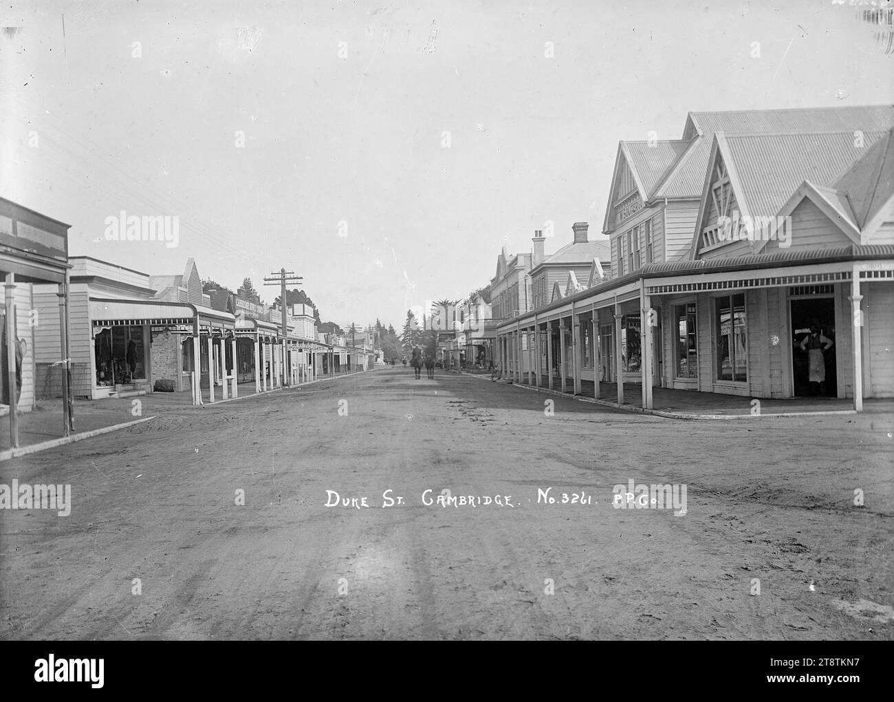 Duke Street, Cambridge, circa 1915-1920, Duke Street, Cambridge, vers 1915-1920, avec les locaux commerciaux de W. Souter (JP & Ironmonger) au centre à droite, et large & large au centre à gauche. circa 1922. (Daté de Wise's Post Office Directory, quand Broad & Broad, et W. Souter avaient leurs affaires Banque D'Images