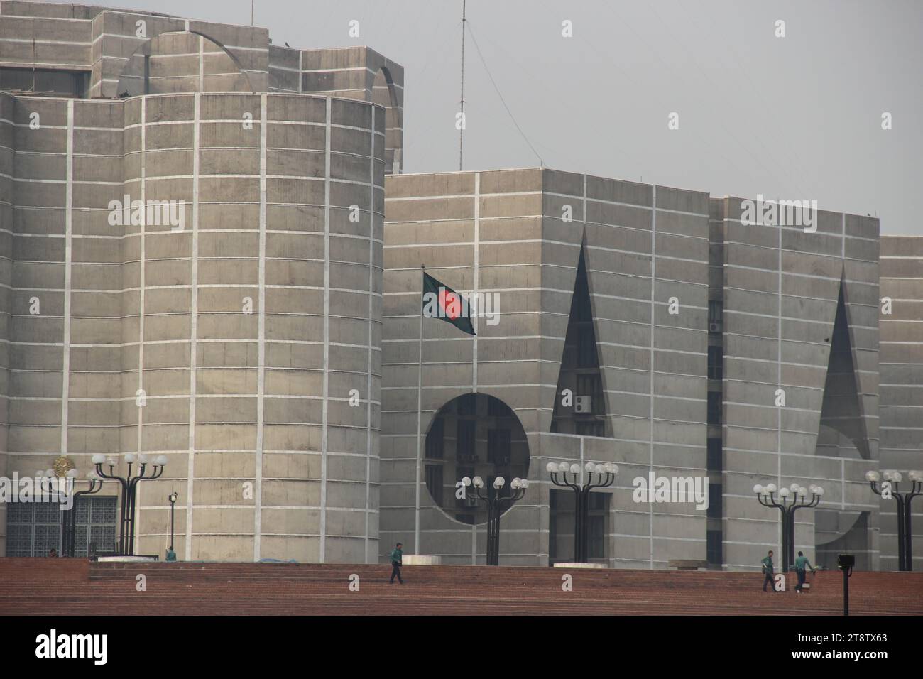 Bangladesh Flag & Parliament Building, Dhaka, Bangladesh Banque D'Images