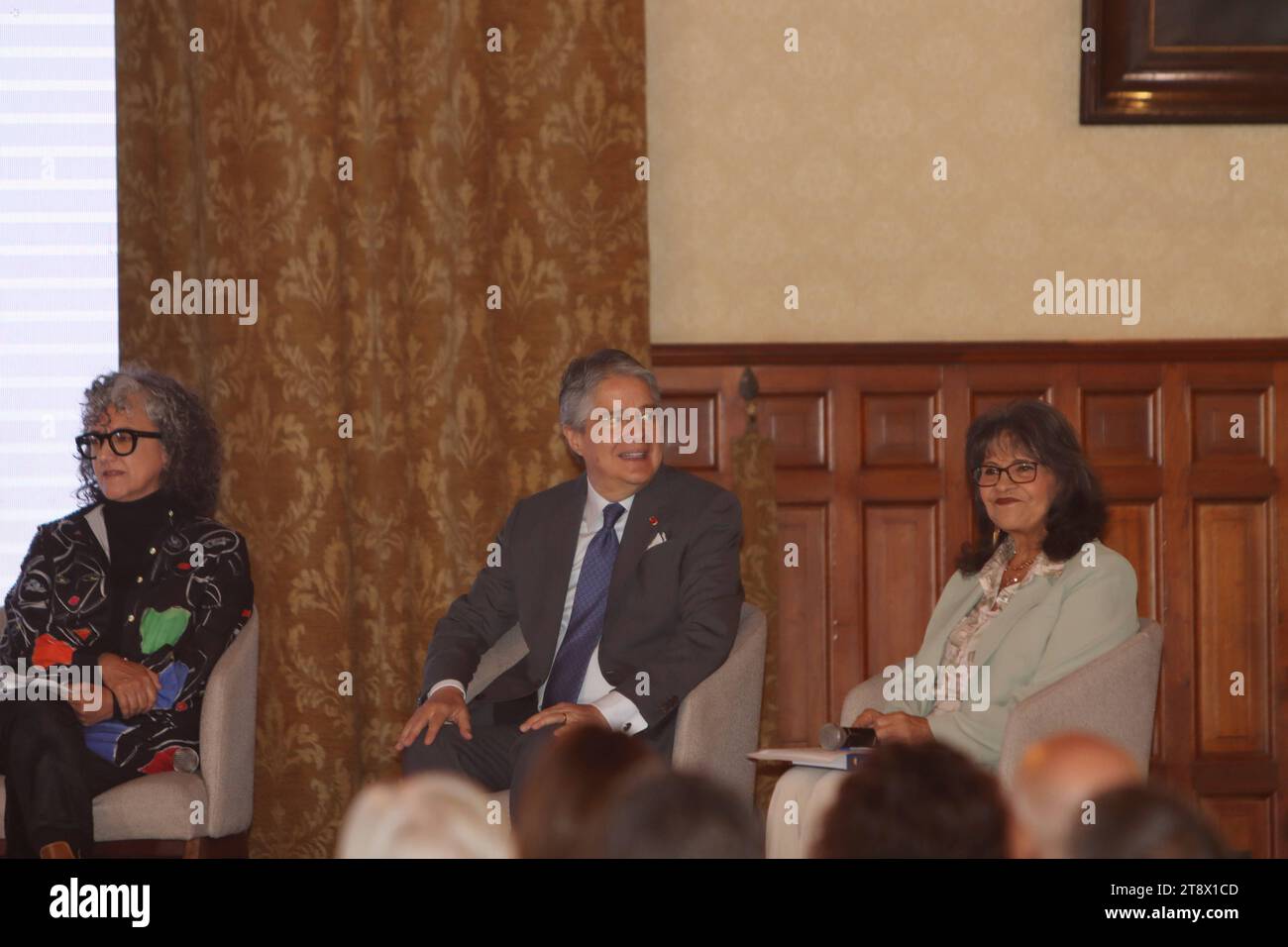 LANZAMIENTO LIBRO PRESIDENTE LASSO Quito, martes 21 de noviembre del 2023 Presidente de la Republica Guillermo Lasso, en el lanzamiento del libro 900 Dias Democracia y Resultados, en el Palacio de Carondelet. Mariana Andrade y Margarita Carranco Fotos:Rolando Enriquez/ API Quito Pichincha Équateur POL-LANZAMIENTOLIBROPRESIDENTELASSO-cd5acf332c6c6498f6e30a9553fe13f3 *** LANCEMENT du livre PRÉSIDENT LASSO Quito 900, mardi 21 novembre 2023 Président de la République Guillermo Mardely Banque D'Images