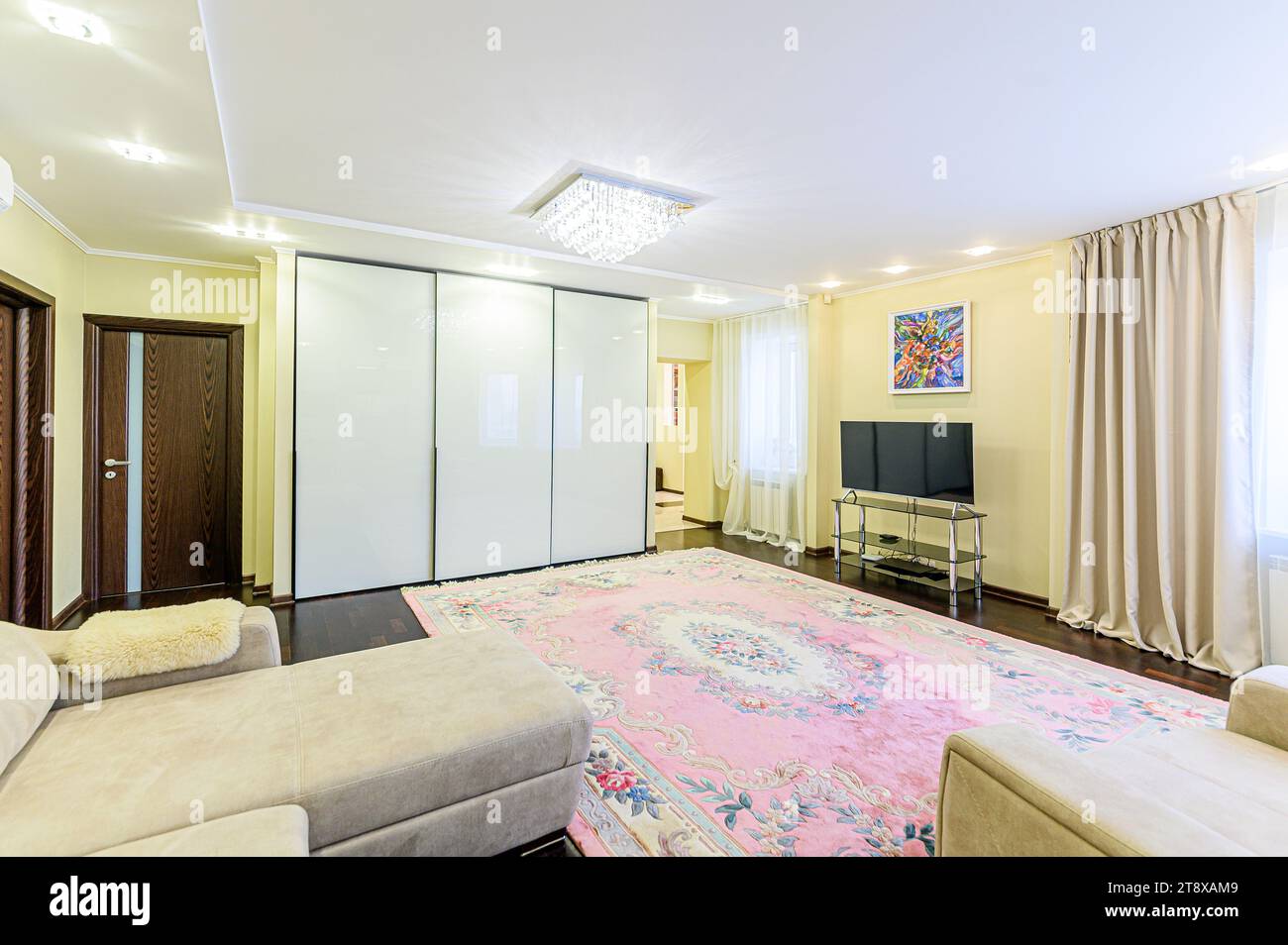 appartement intérieur salon avec canapé Banque D'Images