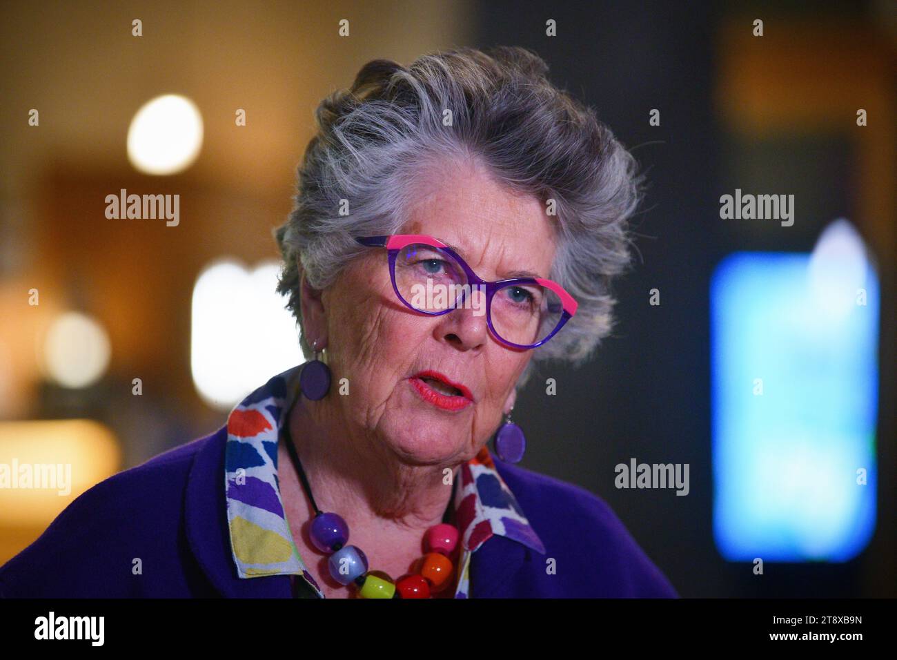 Édimbourg Écosse, Royaume-Uni 21 novembre 2023. Prue Leith au Parlement écossais. crédit sst/alamy live news Banque D'Images