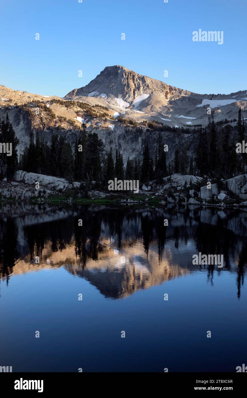 OR02657-00....OREGON - Mirror Lake et Eagle Cap Mountain, Eagle Cap Wilderness, forêt nationale Wallowa-Whitman. Banque D'Images