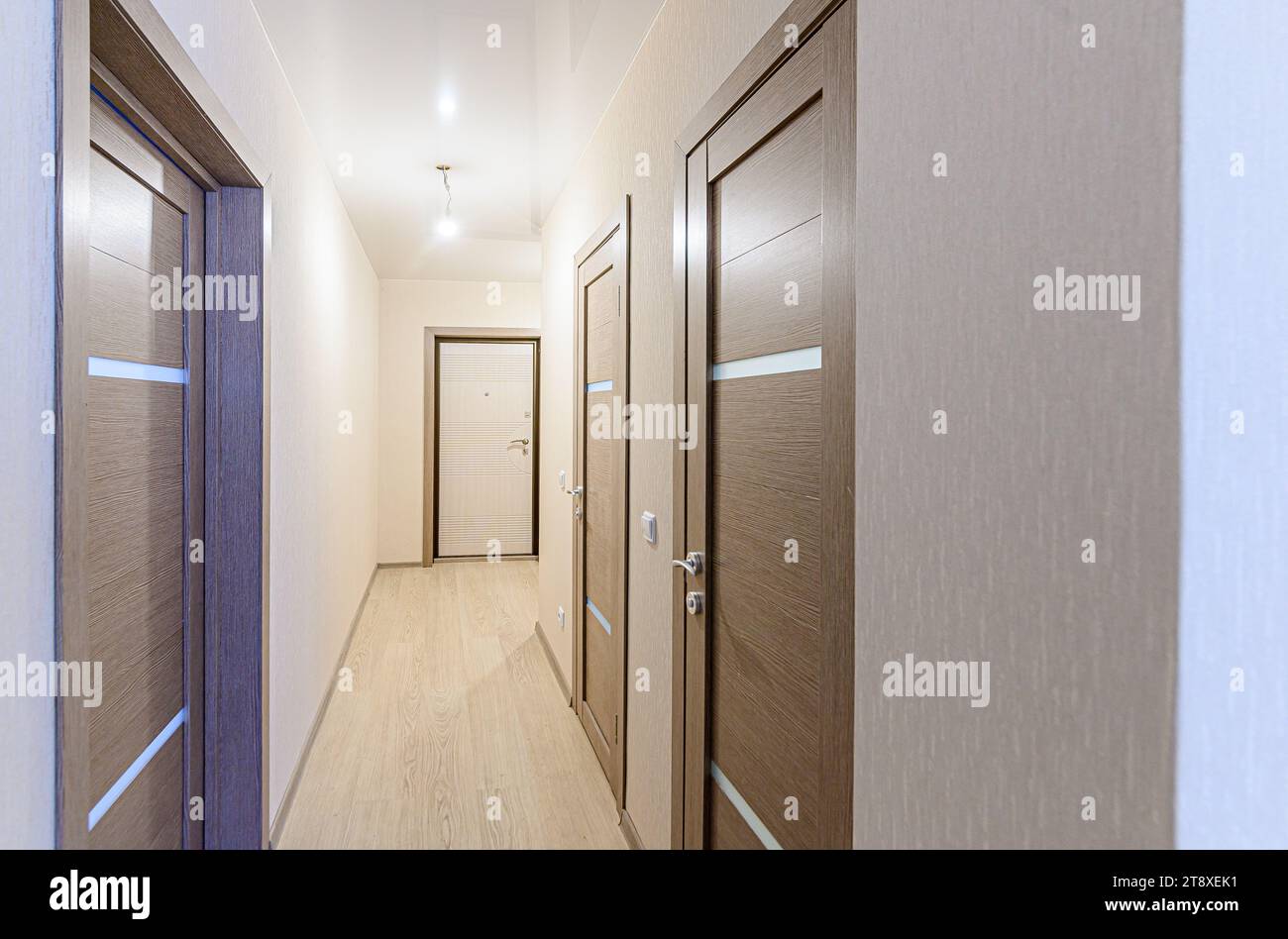 couloir intérieur de l'appartement, couloir, portes Banque D'Images