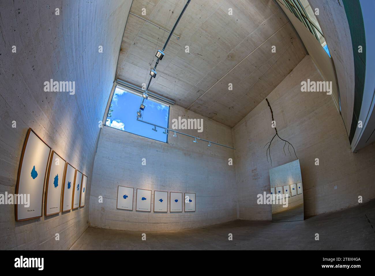 PALMA DE MAJORQUE, ESPAGNE - 22 SEPTEMBRE 2023 : salle de projection à l'intérieur du Fundacio Miro Mallorca (Fondation Miro Mallorca), un musée dédié à Banque D'Images