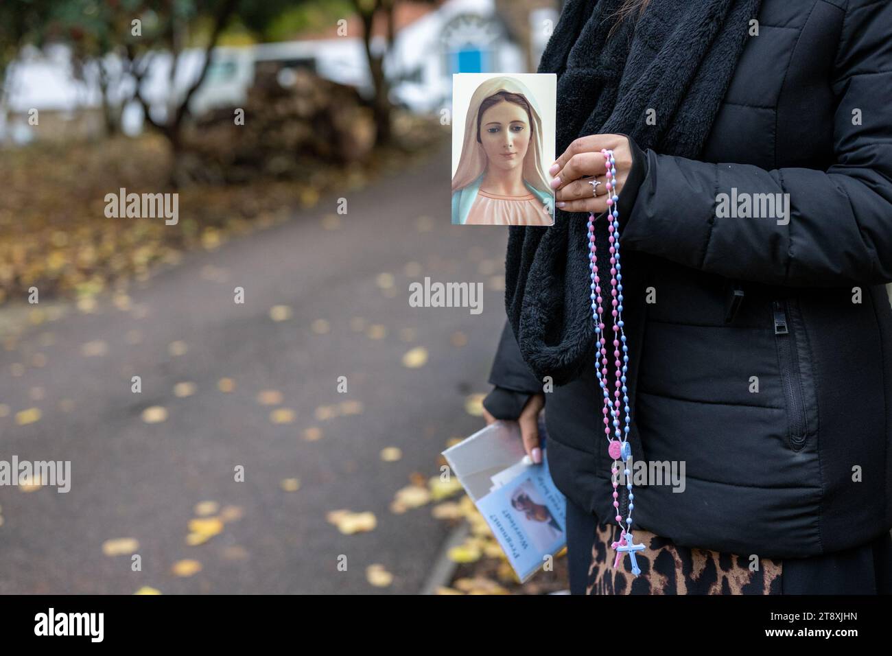 Londres, Royaume-Uni. 21 novembre 2023. Quatre militantes du Centre pour femmes enceintes priaient devant la clinique MSI reproductive Choices à Brixton Hill. Selon MSI reproductive Choices, le principal fournisseur d'avortement au Royaume-Uni, les services dans tout le pays sont toujours en proie à des protestations depuis que le Parlement a voté en faveur. Le service d'avortement, qui compte plus de 60 cliniques à travers l'Angleterre, avertit les femmes et le personnel de lutter régulièrement contre les abus et le harcèlement. (Image de crédit : © Velar Grant/ZUMA Press Wire) USAGE ÉDITORIAL SEULEMENT! Non destiné à UN USAGE commercial ! Crédit : ZUMA Press, Inc./Alamy Live News Banque D'Images