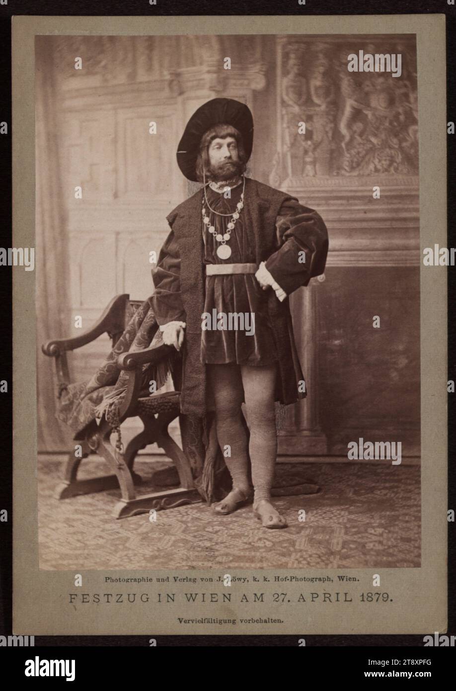 Carl Suchy, maître horloger au Makartfest procession 1879, Josef Löwy (1835-1902), photographe, éditeur, 1879, support carton, papier albumen, hauteur 16 cm, largeur 11,2 cm, époque de la Ringstrasse, fêtes et célébrations folkloriques, historicisme, Makartfest procession 1879, costumes historiques, costumes pour les concours, homme, portrait, la collection Vienne Banque D'Images