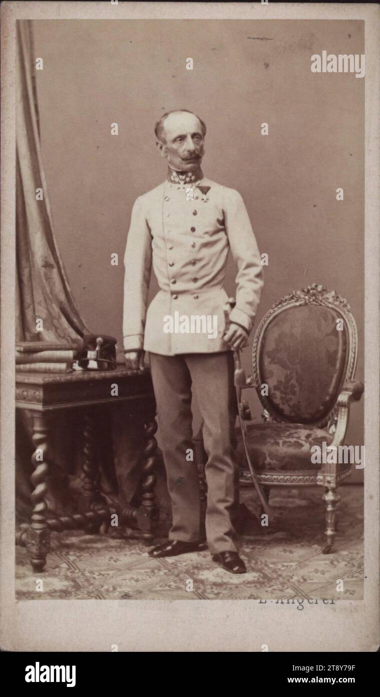 Ludwig Ritter von Benedek, Ludwig Angerer (1827-1879), photographe, date vers 1865, support carton, papier albumen, support carton 10, 4×6, 1 cm, aristocratie, portrait, homme, homme, table, fauteuil, siège, uniformes (militaires), meubles et effets ménagers, la collection Vienne Banque D'Images