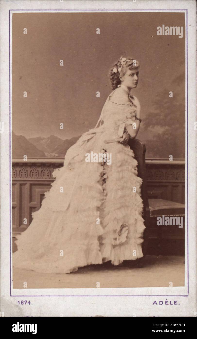 Auguste Comtesse Vecsey (1857-?), Adele Perlmutter (atelier Adèle) (1845-1941), studio photo, 1874, support carton, papier albumen, hauteur×largeur 10, 6×6, 6 cm, aristocratie, portrait, femme, robe, robe, la collection Vienne Banque D'Images