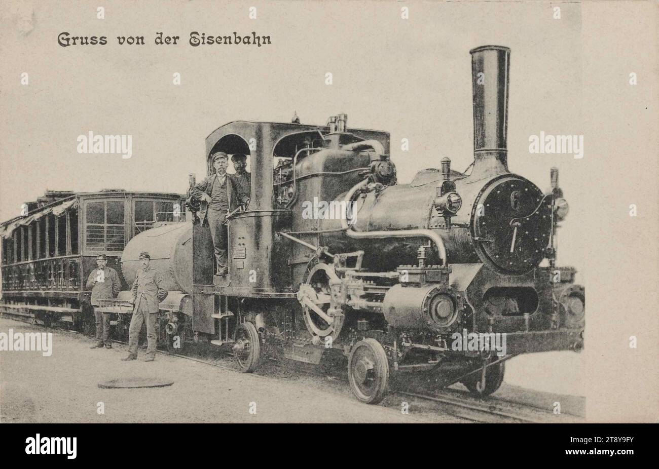 Gruss von der Eisenbahn', Brüder Kohn KG (B. K. W. I.), producteur, 1900-1904, carton, collotype, info, texte, le chemin de fer à crémaillère jusqu'au Kahlenberg comme motif de carte postale : locomotive, wagon citerne (pour l'approvisionnement en eau sur le Kahlenberg) et voiture de tourisme avec du personnel. Les locomotives de la Kahlenbergbahn - six d'entre elles étaient en service - ont été fabriquées à Winterthur, les 18 voitures de tourisme de la Hernalser Wagonfabrik. Il y avait également 2 wagons de citerne, 1 wagons de graisse à crémaillère et 3 wagons d'entretien de chemin de fer., transport public, circulation et transport, 19e arrondissement : Döbling Banque D'Images