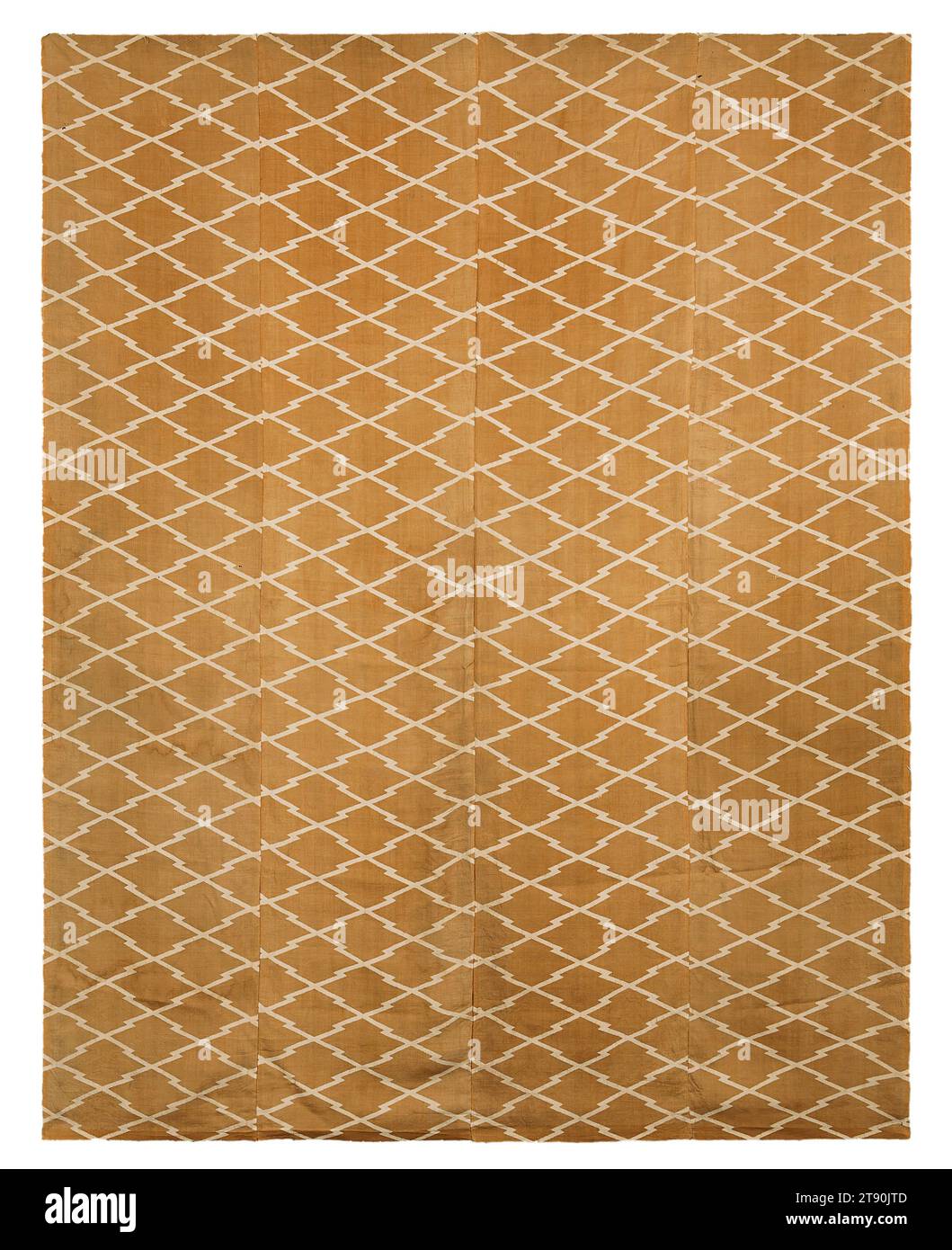 Housse de literie jaune (futonji) ou housse de meuble (yutan) avec motif diamant en écorce de pin (matsukawabishi), 19e siècle, Japonais inconnu, 67 3/16 × 53 3/4 po. (170,66 × 136,53 cm), tissu : soie ; katazome (pochoir résist), Japon, 20e siècle Banque D'Images