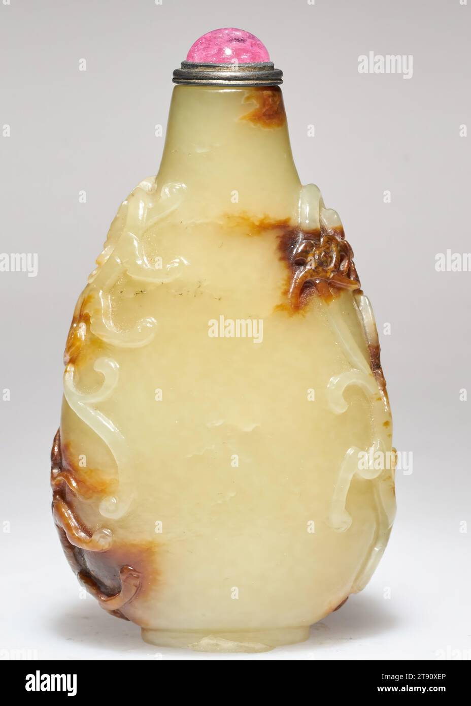 Bouteille de tabac à priser, 18e siècle, 3 1/8in. (7.9cm), Jade, tourmaline, argent, Chine, 18e siècle Banque D'Images