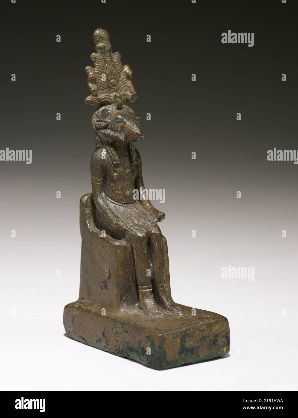 Figure du dieu Khum, c. 664 BCE - 30 EC, 4 1/4 x 1 1/4 x 2 1/4in. (10,8 x 3,2 x 5.7cm), Bronze, Égypte, 8e siècle av. J.-C. - 1e siècle de notre ère Banque D'Images