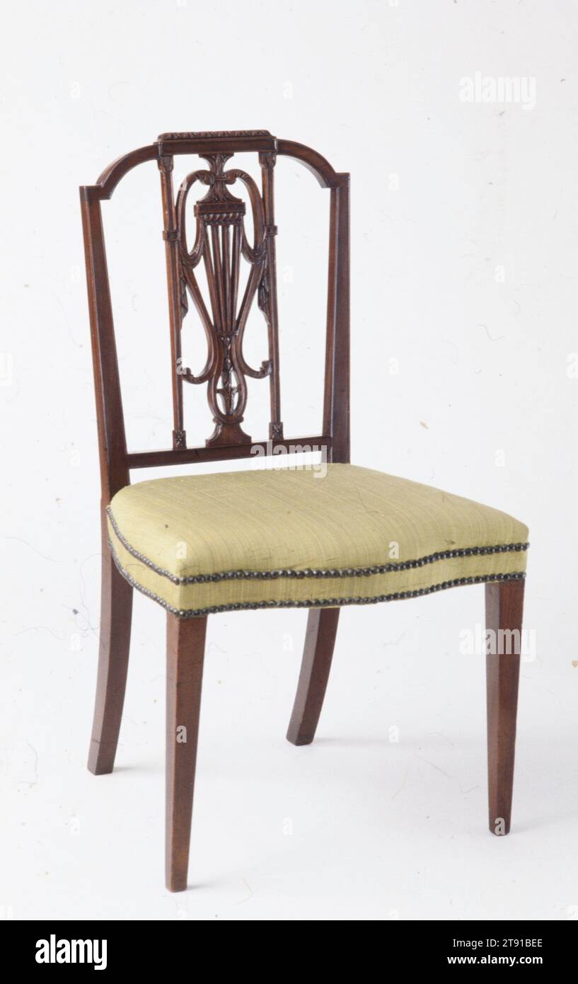 Chaise latérale Sheraton à dossier Lyre, c. 1800, 36 1/2 x 20 1/2 x 17 1/2 po. (92,71 x 52,07 x 44,45 cm), acajou avec rembourrage moderne, États-Unis, 18e-19e siècle Banque D'Images