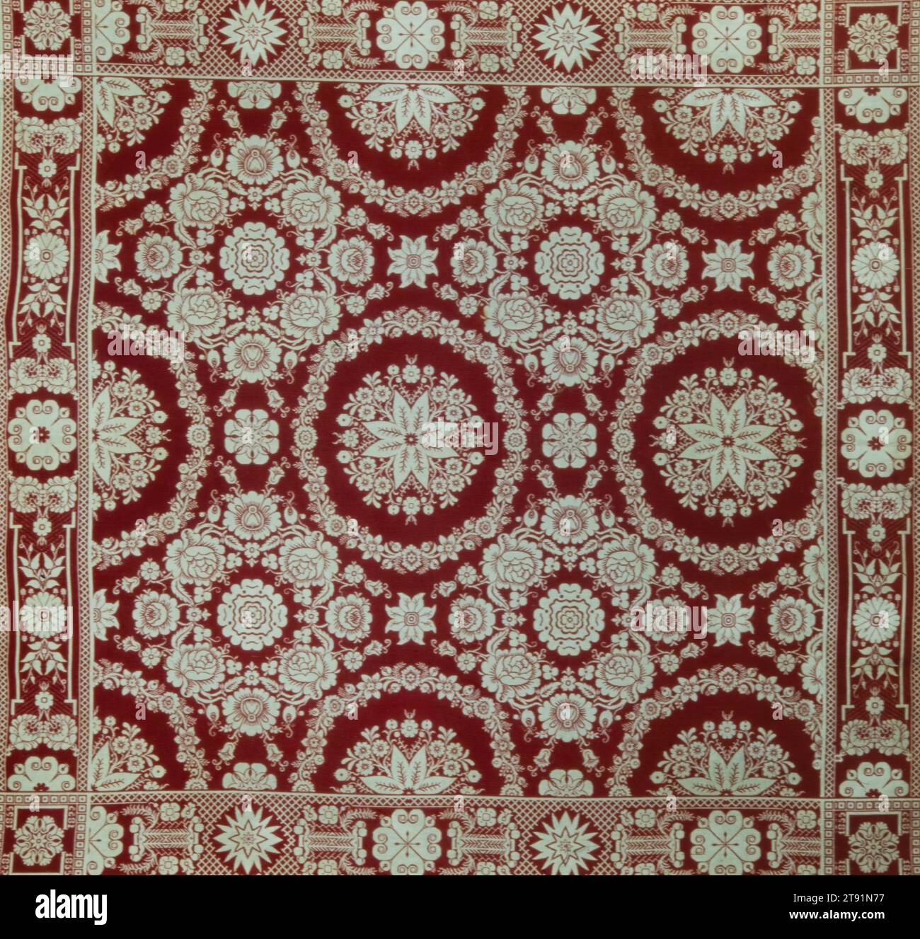 Couverture jacquard, 1855, William Ney, américain, c.1811 - 1892, 82 x 85 po (208,28 x 215,9 cm), Laine, coton ; armure double, États-Unis, 19e siècle, tout au long de la majeure partie du 19e siècle couvertures tissées ont été largement utilisées comme couvre-lits. Introduits aux États-Unis à la fin du 18e siècle par des tisserands immigrants écossais, leurs motifs sont passés de simples motifs en blocs tissés sur des métiers à contre-balancier à élaborer des motifs floraux et figuratifs réalisés sur des équipements jacquard complexes Banque D'Images