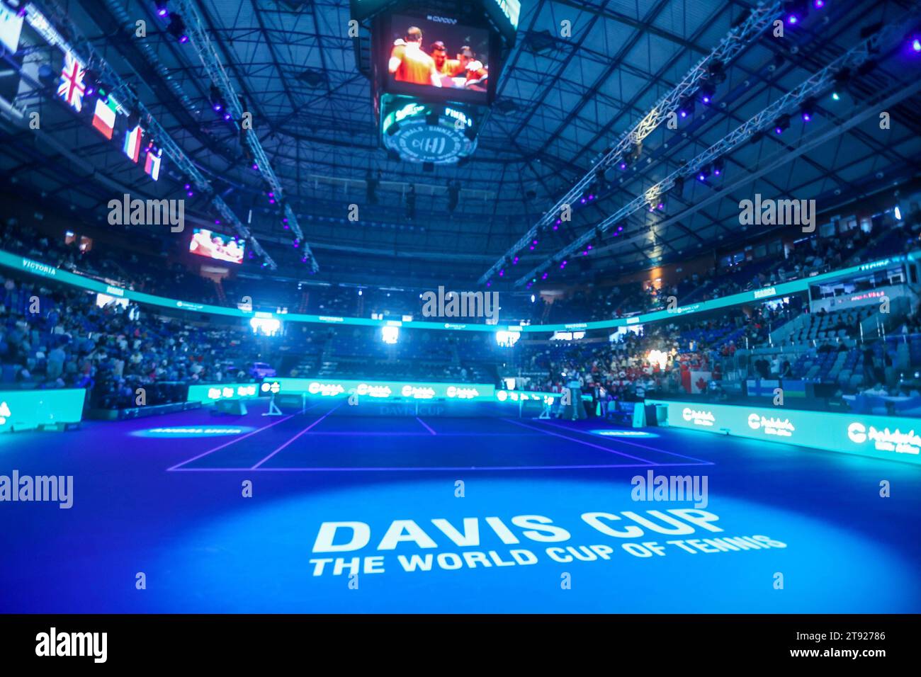 Malaga, Espagne. 21 novembre 2023 (Malaga) le joueur de tennis Novak Djokovic s'est entraîné cet après-midi pour la première fois sur la piste de Martín Carpena de Malaga. Le serbe s'est exercé avec un coude. Il y a des pays qui aspirent à la salade dans ces finales de la coupe Davis 2023 : Canada, Italie, Hollande, Finlande, Grande-Bretagne, la République tchèque, l'Australie et la Serbie possèdent Djokovic. Crédit : CORDON PRESS/Alamy Live News Banque D'Images