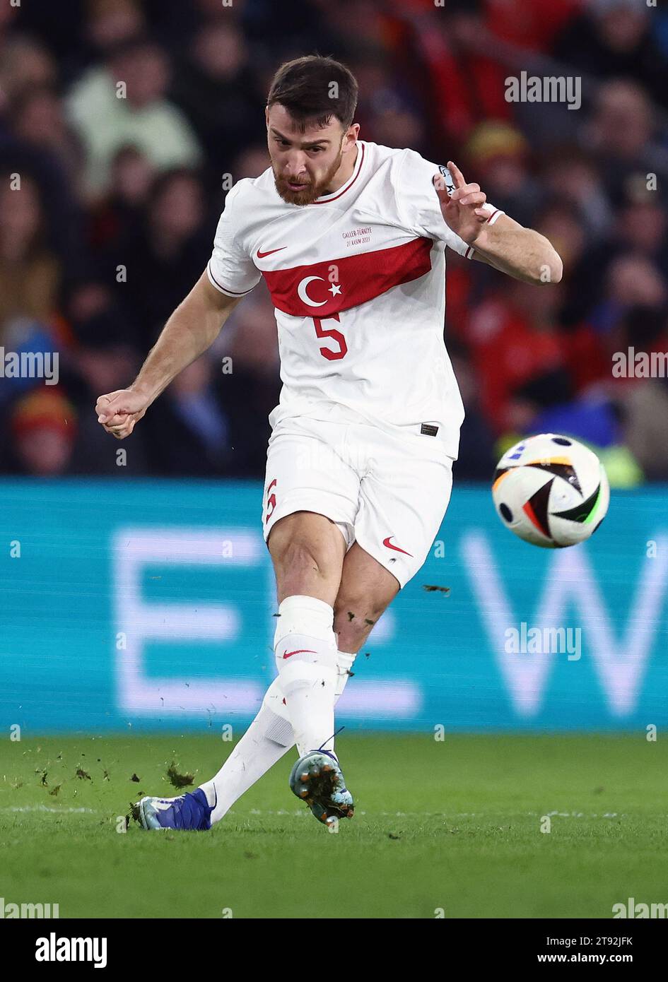 Cardiff, pays de Galles, 21 novembre 2023. Salih Ozcan de Turquie lors du match de qualification pour le Championnat d'Europe de l'UEFA au Cardiff City Stadium, Cardiff. Le crédit photo doit se lire comme suit : Darren Staples / Sportimage Banque D'Images