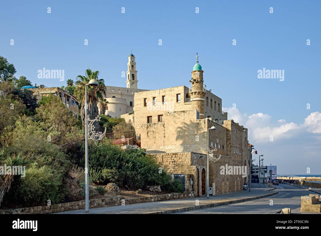 St. Église Pierre et mosquée Al-Bahr. Jaffa. Tel Aviv. Israël Banque D'Images