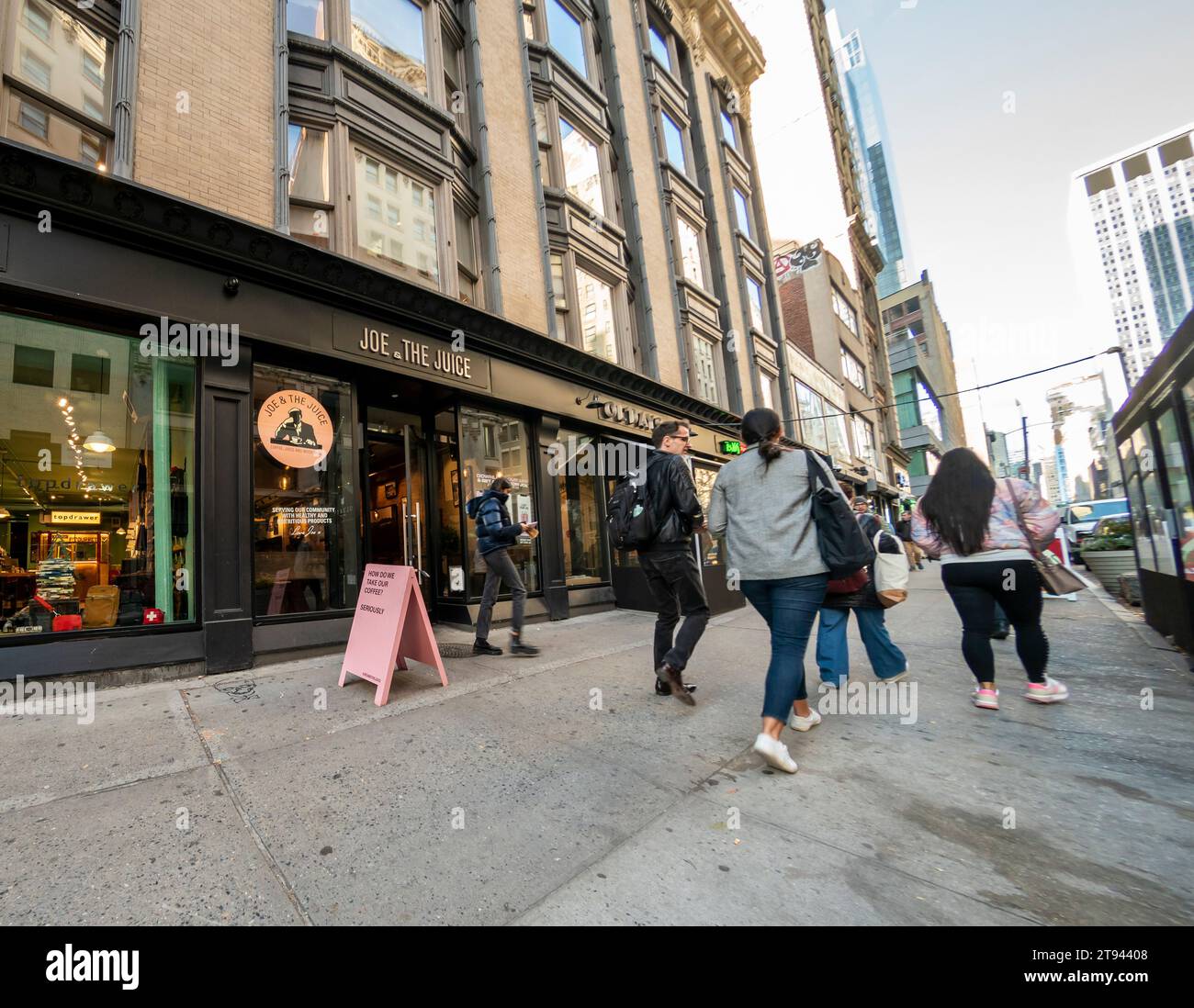 Un magasin Joe & the Juice dans le quartier Nomad à New York le lundi 13 novembre 2023. General Atlantic a acheté Joe & the Juice pour 641 millions de dollars. (© Richard B. Levine) Banque D'Images