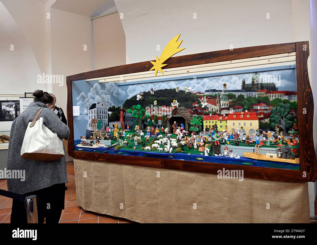 Exposition jubilaire de scènes de nativité à Klementinum, qui a lieu seulement une fois tous les 100 ans, à Prague, République tchèque, le 22 novembre 2023. L'exposition a lieu à Klementinum, où la première scène de la Nativité a été créée dans les pays tchèques en 1562 et où l'exposition Jubilee manger Scene a été organisée en 1923. Une exposition représentative présente les œuvres des meilleurs créateurs contemporains de scènes de la Nativité en République tchèque et c'est la partie tchèque de la célébration mondiale du 800e anniversaire de la première scène de la Nativité créée par St. François d'Assise à Greccio in Banque D'Images