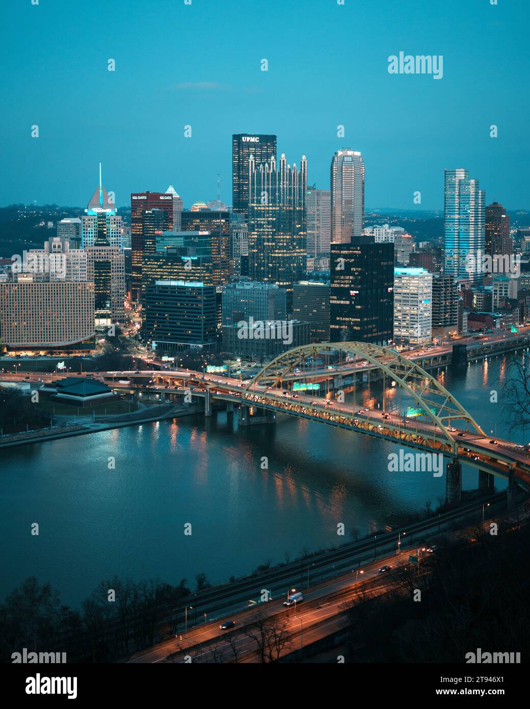 Vue à l'heure bleue du mont Washington, Pittsburgh, Pennsylvanie Banque D'Images