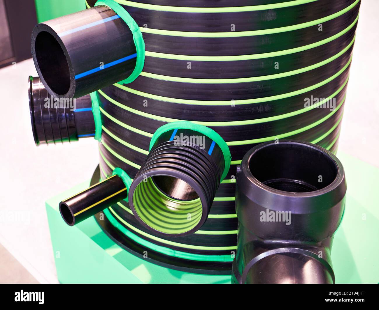 Installation de tuyaux en plastique pour conduites d'eau Banque D'Images