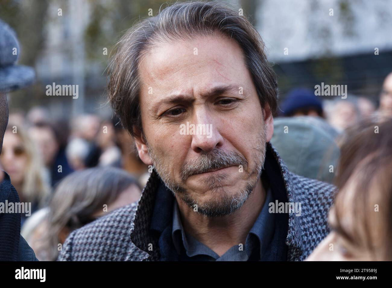 Paris, France. Le 19 novembre 2023, Jérôme Guedj assiste à la marche silencieuse pour la paix au Moyen-Orient à Paris, France Banque D'Images