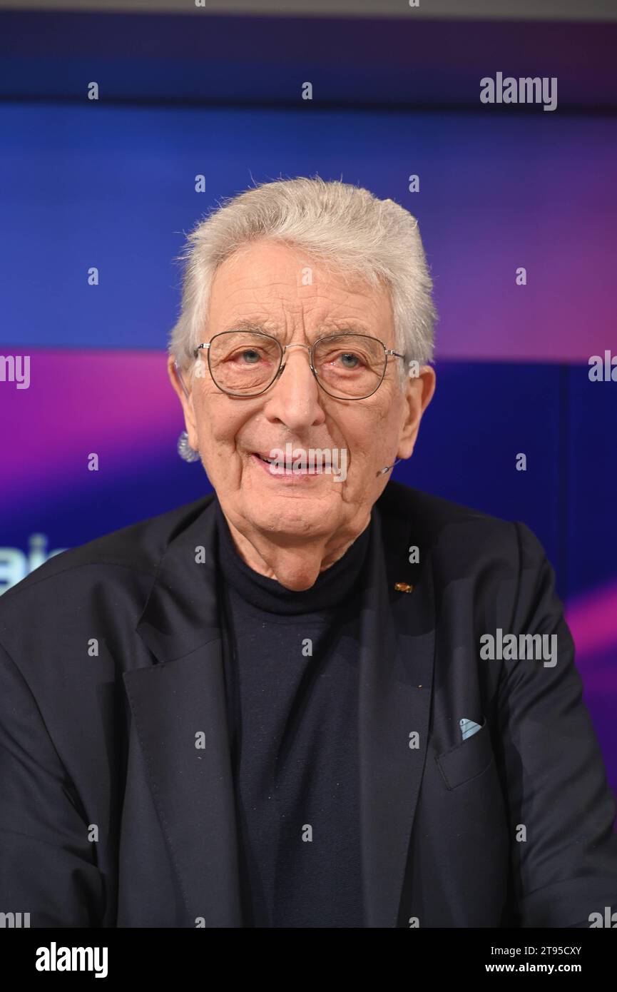 Politiker Gerhart Baum, ehemaliger Bundesinnenminister, zu Gast in der ARD Talkshow Maischberger *** politicien Gerhart Baum, ancien ministre fédéral de l'intérieur, invité à l'ARD Talkshow Maischberger Credit : Imago/Alamy Live News Banque D'Images