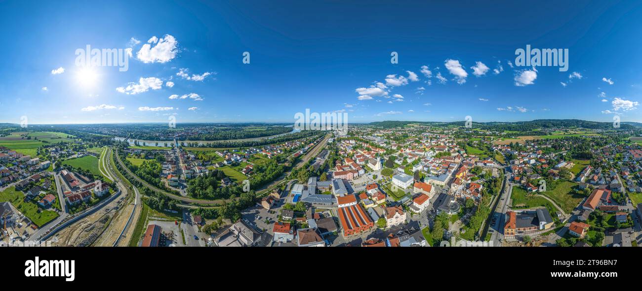 La petite ville de Simbach sur Inn à la frontière avec l'Autriche d'en haut Banque D'Images