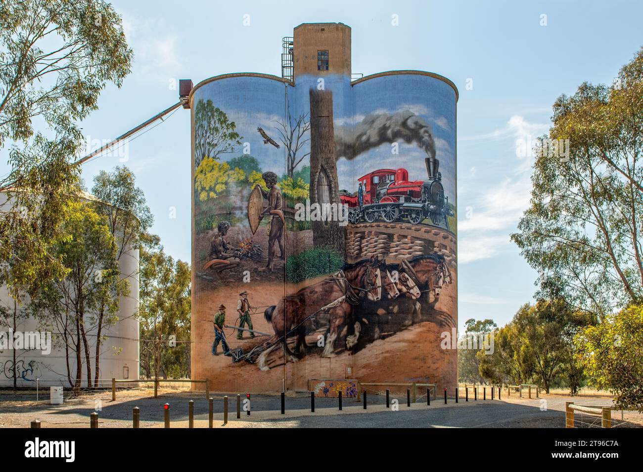 Grain Truck Silo Art par Tim Bowtell, Katamatite, Victoria, Australie Banque D'Images