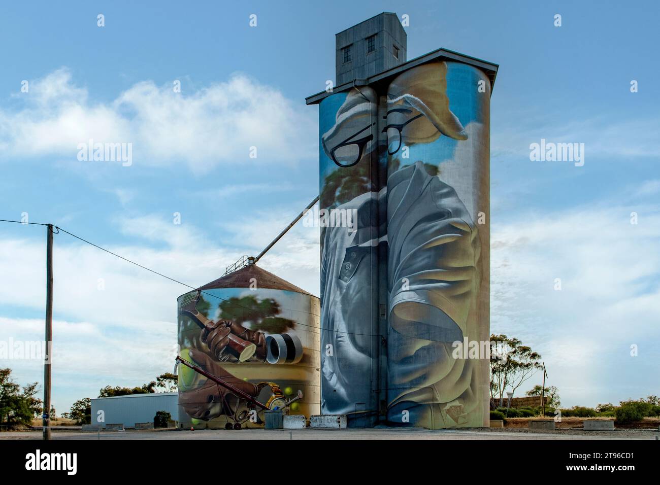 Roley Klinge Silo Art par Smug, Arkona, Victoria, Australie Banque D'Images