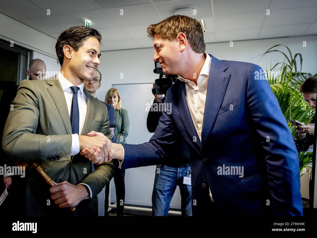 LA HAYE - le chef du parti Rob Jetten lors d'une réunion de faction D66, un jour après les élections à la Chambre des représentants. ANP ROBIN UTRECHT netherlands Out - belgique Out Banque D'Images
