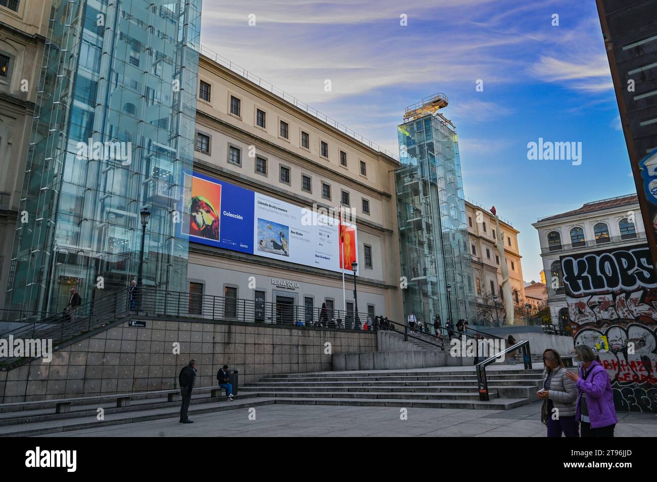 MADRID, ESPAGNE 18 novembre 2023, Museo Art Reina Sofia Square, Centre de Madrid. Banque D'Images